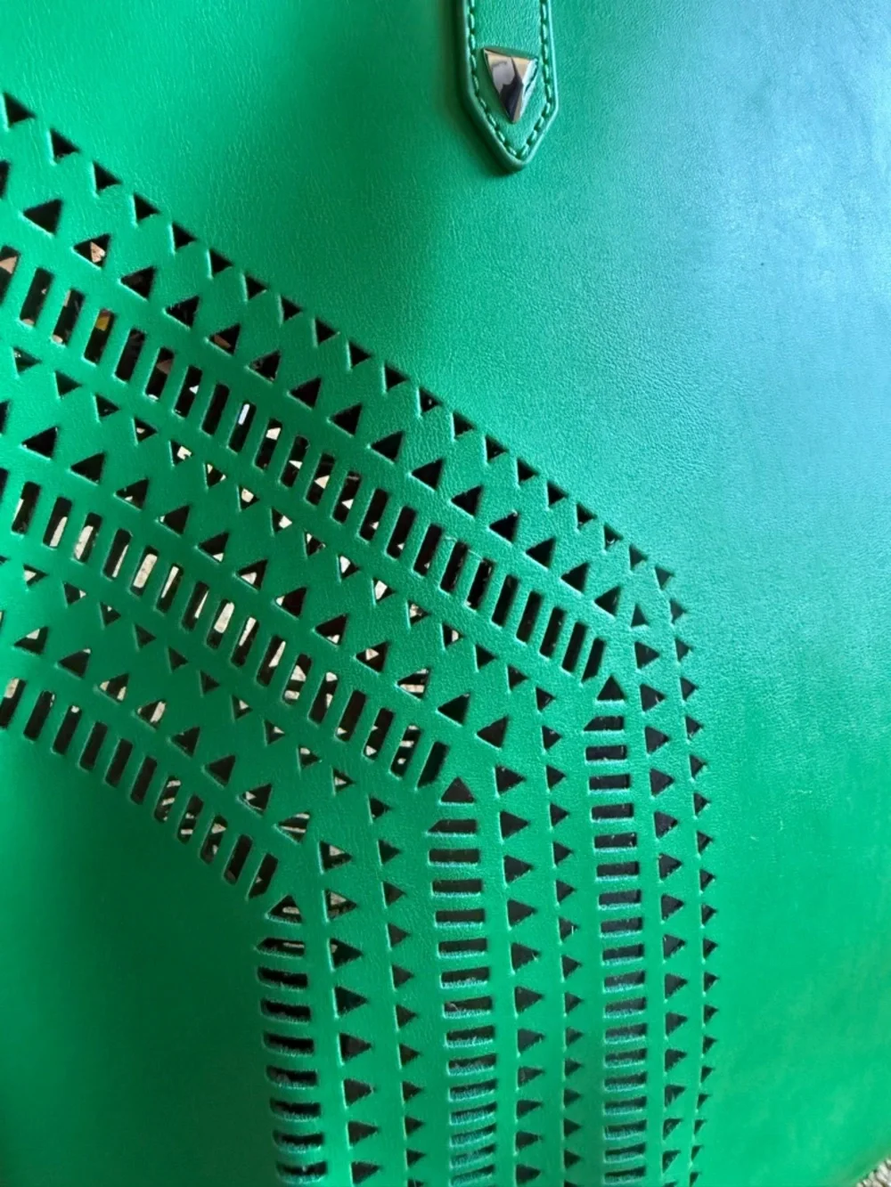 Stella & Dot Fillmore Tote Bag Kelly Green Perforated Leather with Pouch